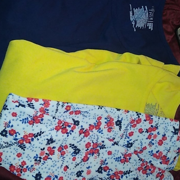 Time and Tru Tops - Women's tee shirt bundle of 3